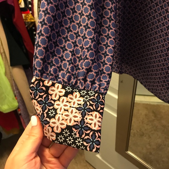 LOFT blouse - Picture 2 of 3